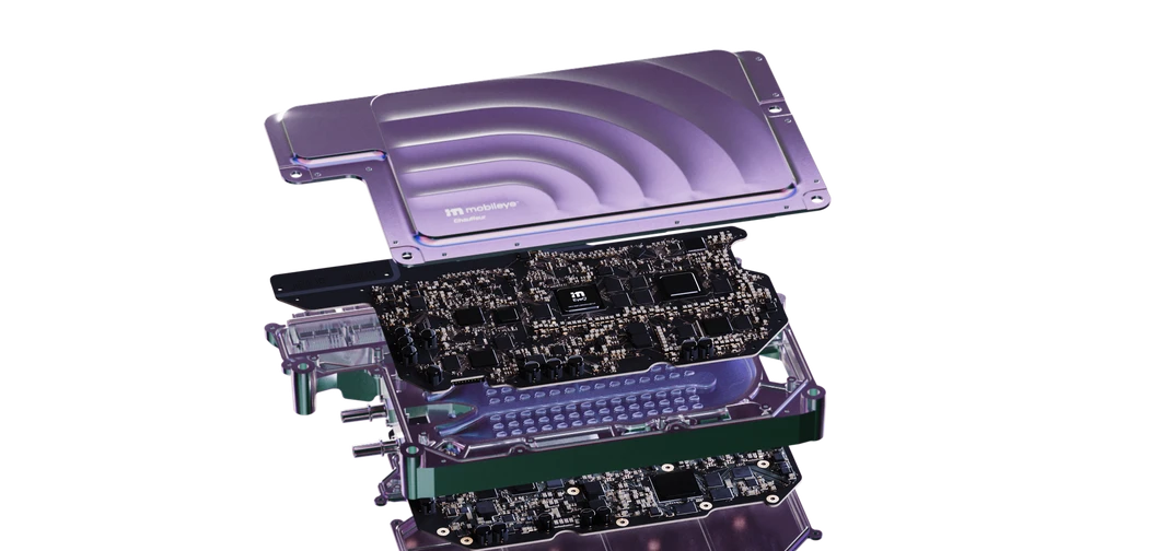 The powerful architecture of the Mobileye ECU provides automakers with the foundation for autonomous driving solutions, requiring only some adjustments to the future hardware and software design of the vehicle.