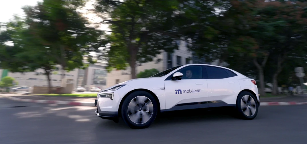 A Polestar 4 equipped with Mobileye SuperVision™