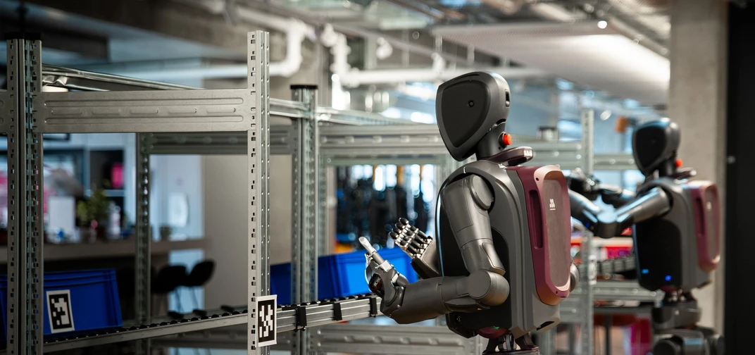 A coordinated workflow shows how humanoid robots can safely and reliably perform real warehouse tasks autonomously.