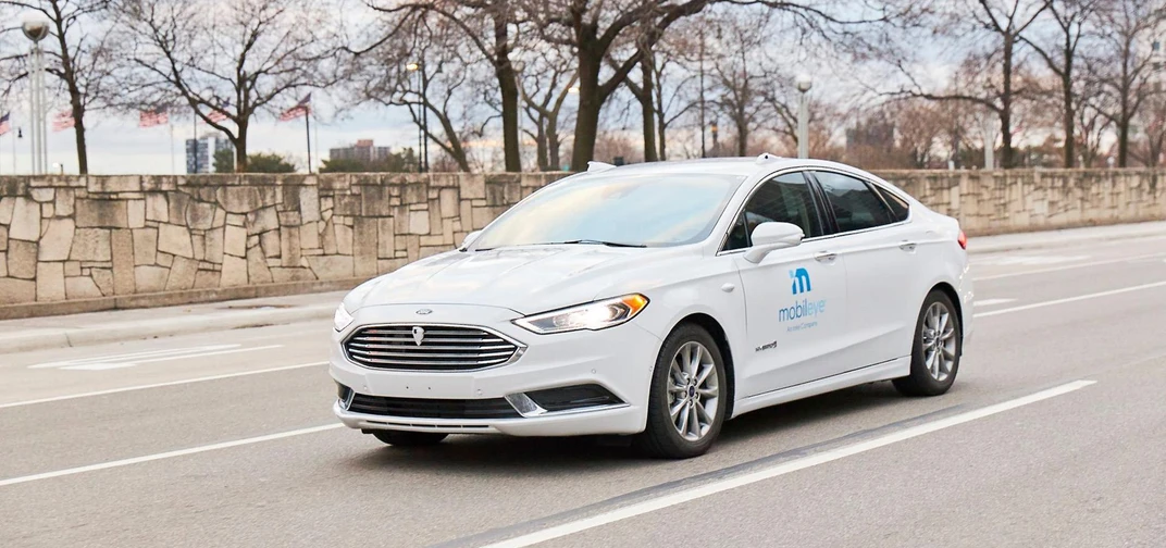 A self-driving vehicle from Mobileye's autonomous test fleet navigates the streets of Detroit. (Credit: Mobileye)
