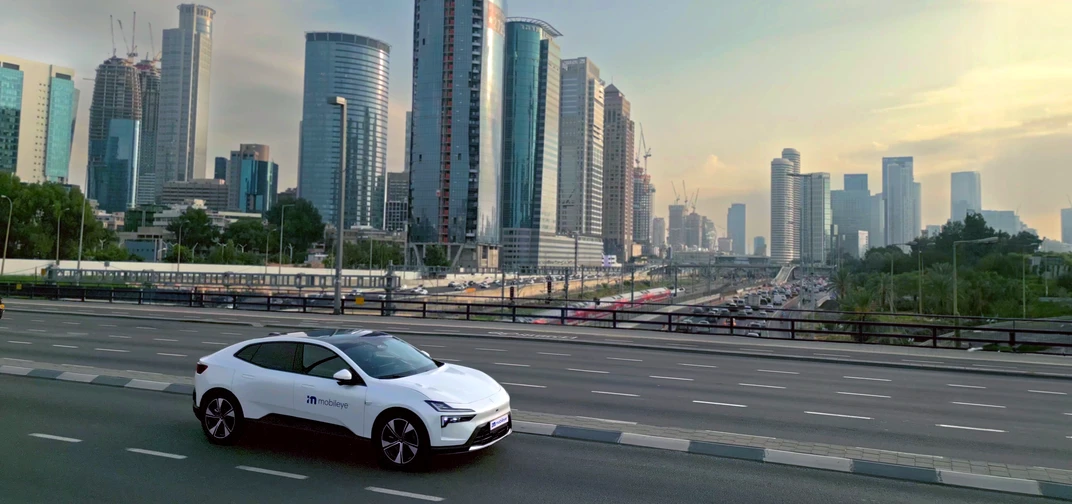 The Polestar 4 demonstrating Mobileye SuperVision™ in Tel Aviv, Israel