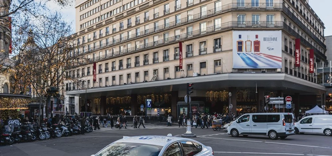 A self-driving vehicle from Mobileye’s autonomous fleet drives through Paris, France. (Credit: Hamdi Chref – RATP)