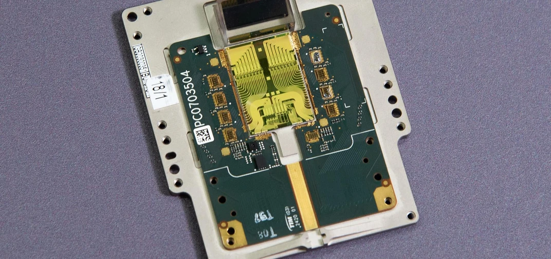 At CES 2021, Mobileye showed a new frequency-modulated continuous wave (FMCW) lidar on a chip for autonomous vehicles. (Credit: Intel Corporation)